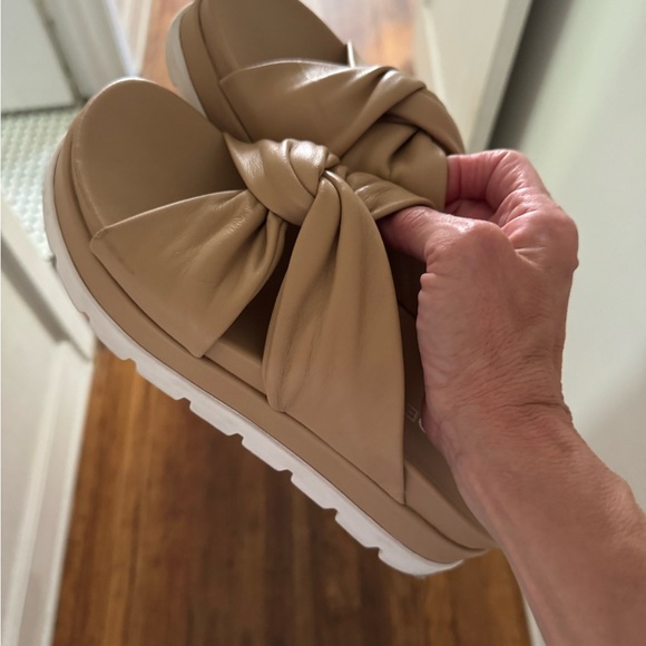 J Slides BRIGHT sand leather sandal - Picture 3 of 4
